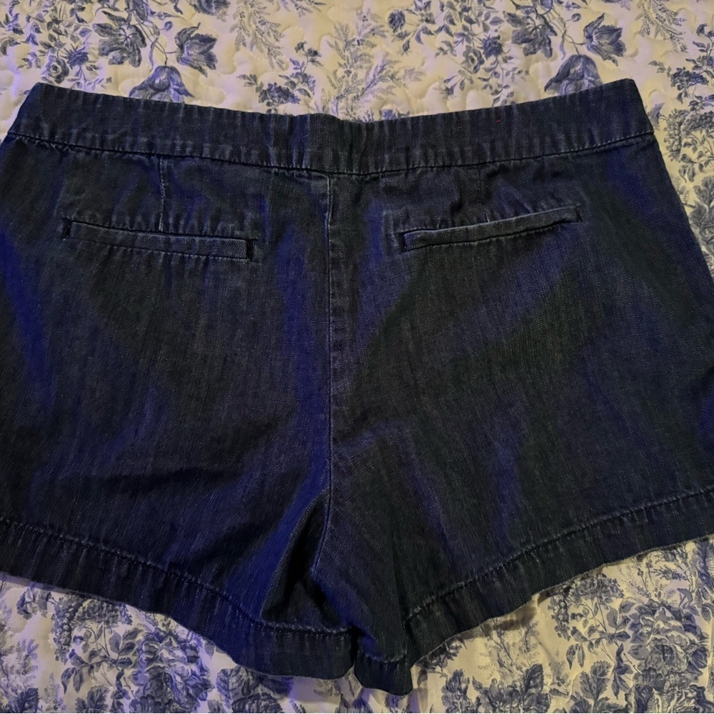 Blue Gap Denim Women's Shorts - Picture 3 of 5